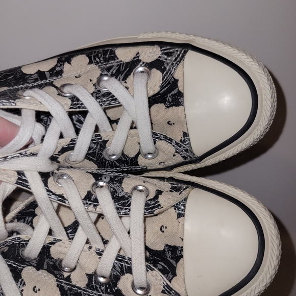 Converse x Andy Warhol Limited Edition, Flowers BW, women's size 6. Gently worn. - Picture 6 of 7